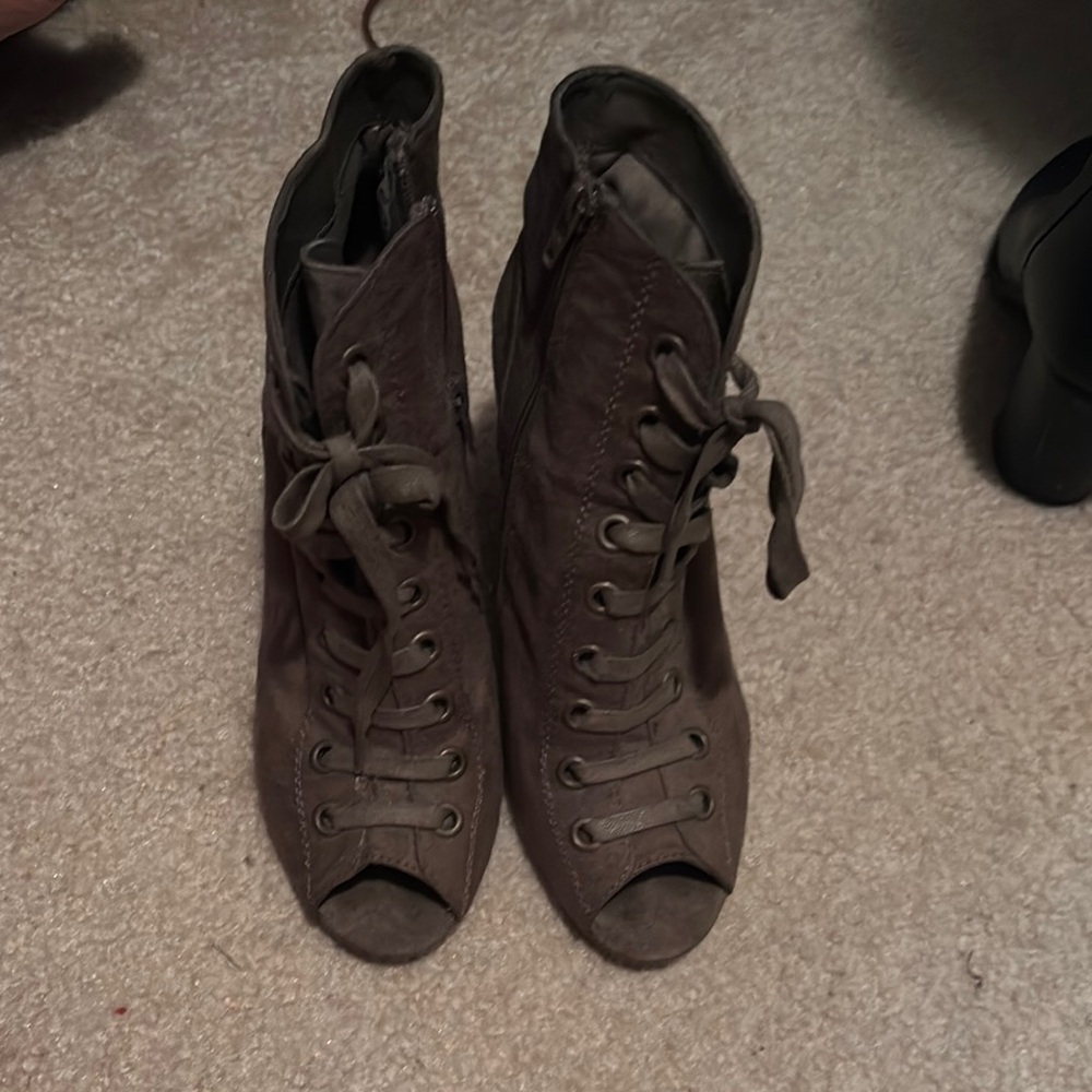 FIONI Clothing Gray Lace Up Boots